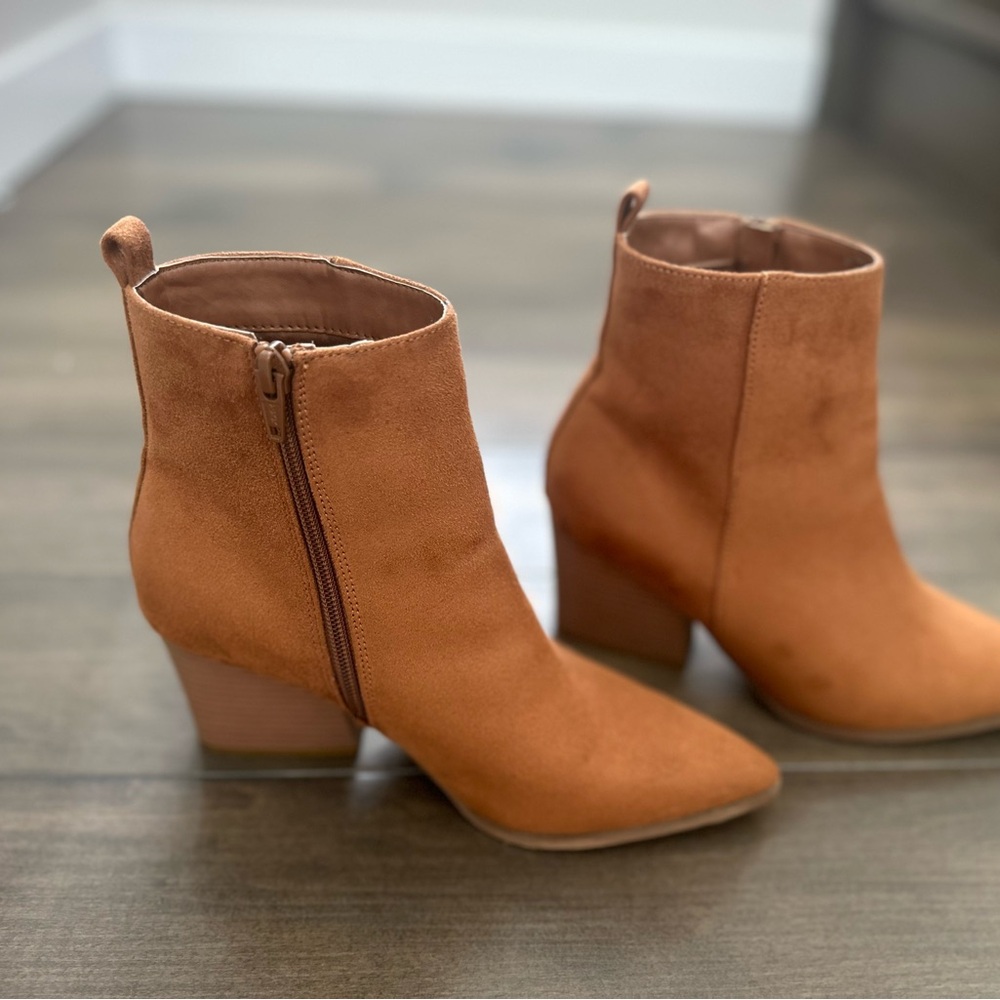 Matt & Nat Ming Vegan Faux Suede Ankle Boot / size 38 - Picture 5 of 10